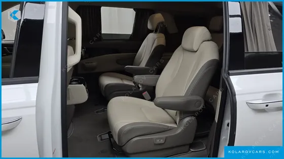KIA CARNIVAL GASOLINE 9-SEATER HI LIMOUSINE
