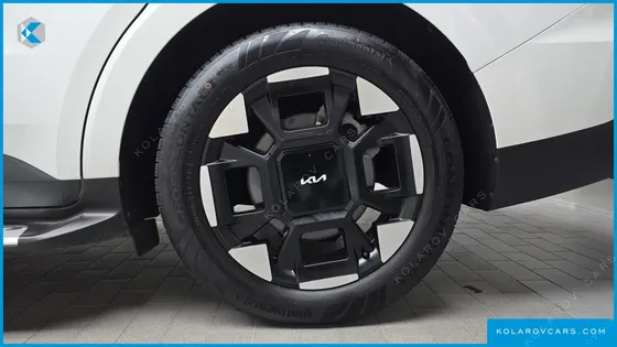 KIA CARNIVAL GASOLINE 9-SEATER HI LIMOUSINE