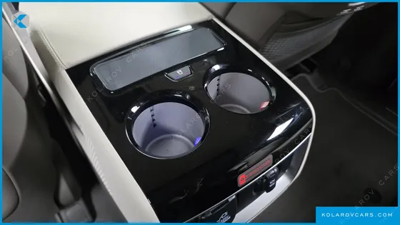 KIA CARNIVAL GASOLINE 9-SEATER HI LIMOUSINE