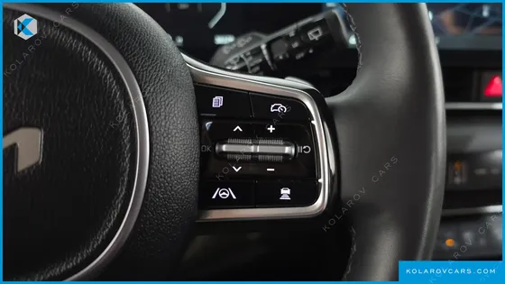 KIA CARNIVAL HEV 9 SEATER PRESTIGE