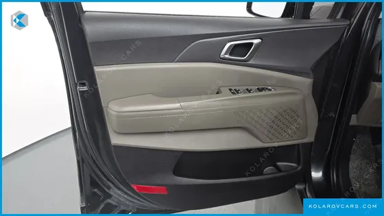 KIA CARNIVAL HEV 9 SEATER PRESTIGE
