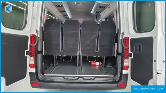 HYUNDAI SOLATI 15-SEATER