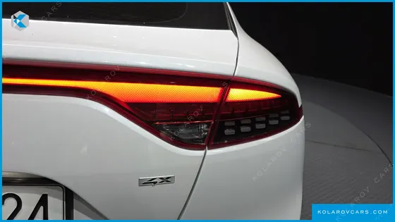 KIA STINGER 2.5 AWD MASTERS ACRO EDITION