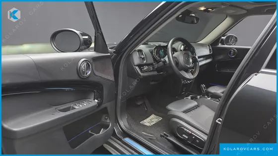 MINI COUNTRYMAN CLASSIC PLUS LAUNCH PACK