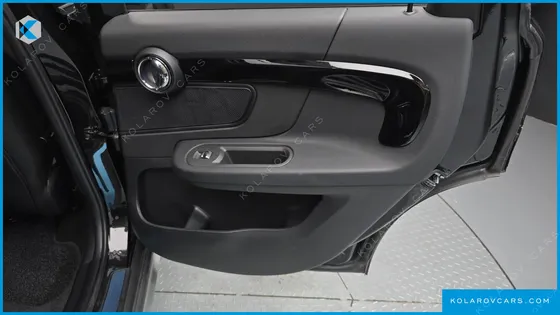 MINI COUNTRYMAN CLASSIC PLUS LAUNCH PACK