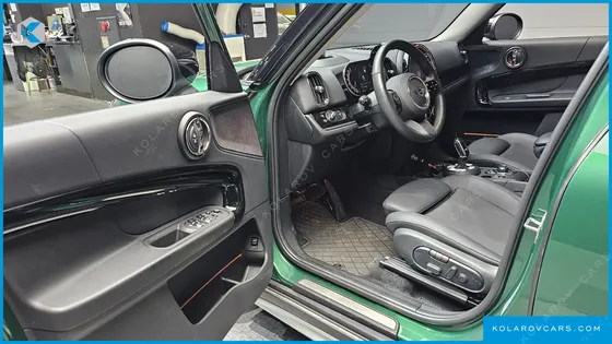 MINI COUNTRYMAN CLASSIC PLUS LAUNCH PACK