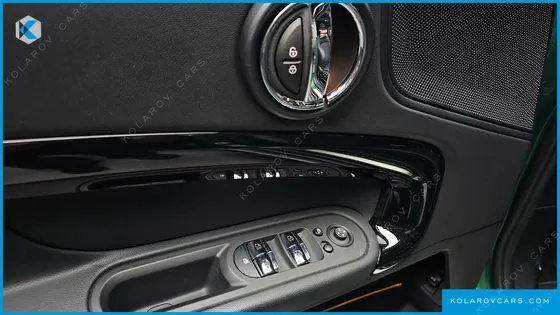 MINI COUNTRYMAN CLASSIC PLUS LAUNCH PACK