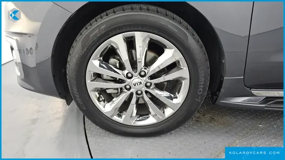 KIA CARNIVAL 9-SEATER NOBLESSE
