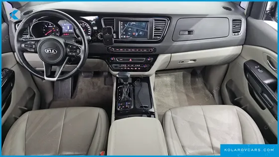 KIA CARNIVAL 9-SEATER NOBLESSE