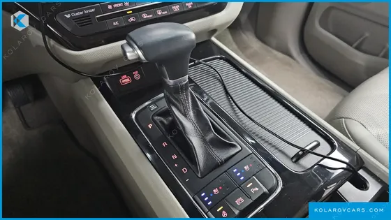 KIA CARNIVAL 9-SEATER NOBLESSE