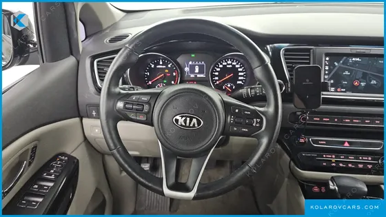 KIA CARNIVAL 9-SEATER NOBLESSE