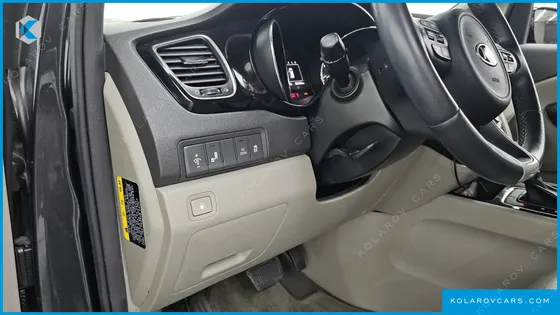 KIA CARNIVAL 9-SEATER NOBLESSE