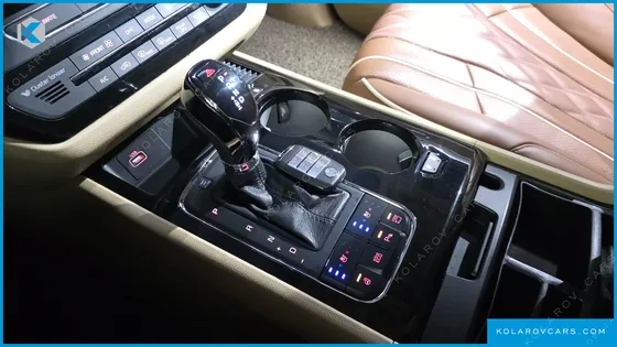 KIA CARNIVAL GASOLINE 9-SEATER HI-LIMOUSINE