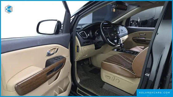 KIA CARNIVAL GASOLINE 9-SEATER HI-LIMOUSINE