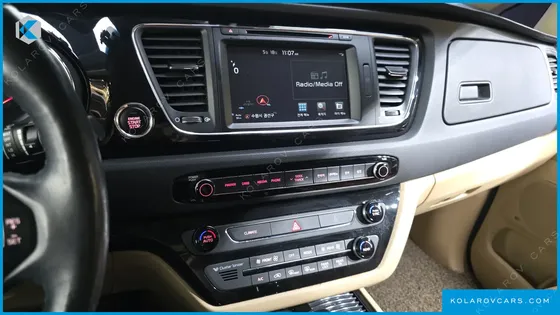 KIA CARNIVAL GASOLINE 9-SEATER HI-LIMOUSINE