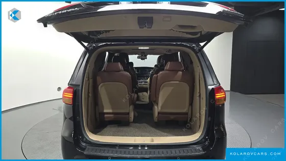 KIA CARNIVAL GASOLINE 9-SEATER HI-LIMOUSINE
