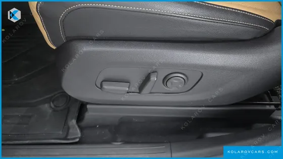 KIA CARNIVAL 9-SEATER SIGNATURE