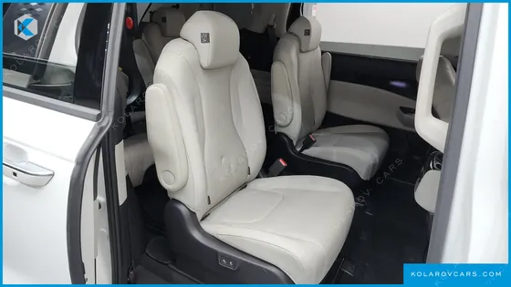 KIA CARNIVAL 9-SEATER SIGNATURE