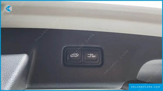 KIA CARNIVAL 9-SEATER SIGNATURE