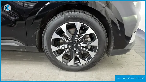 KIA CARNIVAL 9-SEATER PRESTIGE
