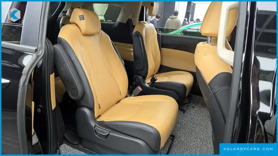 KIA CARNIVAL 9-SEATER PRESTIGE