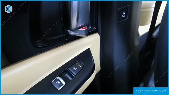 KIA CARNIVAL 9-SEATER PRESTIGE