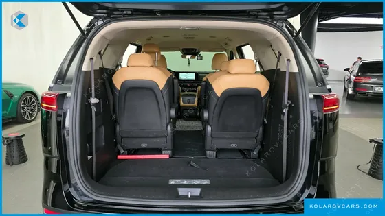 KIA CARNIVAL 9-SEATER PRESTIGE