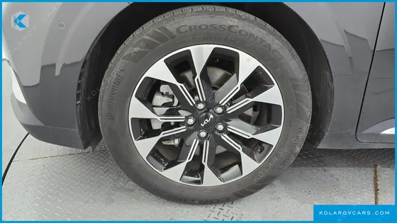 KIA CARNIVAL GASOLINE 9-SEATER SIGNATURE
