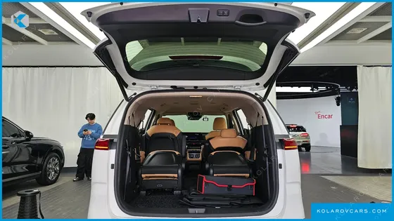 KIA CARNIVAL 9-SEATER SIGNATURE