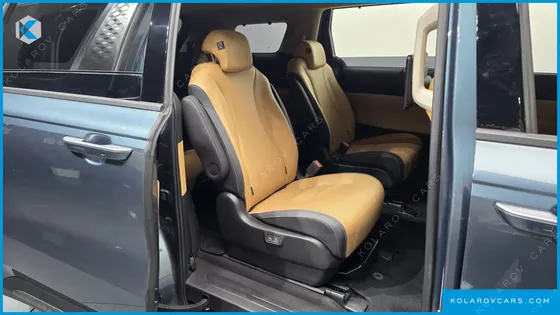 KIA CARNIVAL GASOLINE 9-SEATER NOBLESSE