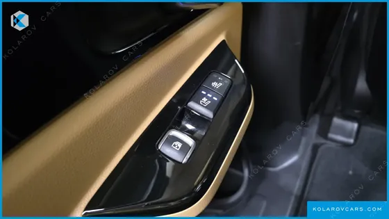 KIA CARNIVAL GASOLINE 9-SEATER NOBLESSE