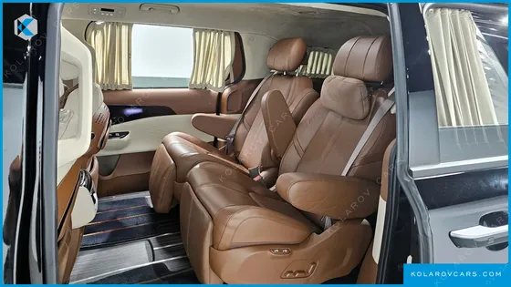 KIA CARNIVAL GASOLINE 9-SEATER SIGNATURE