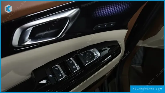 KIA CARNIVAL GASOLINE 9-SEATER SIGNATURE