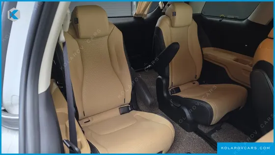 KIA CARNIVAL GASOLINE 9-SEATER NOBLESSE