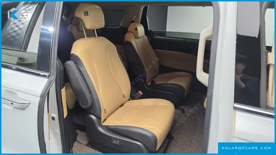 KIA CARNIVAL GASOLINE 9-SEATER NOBLESSE
