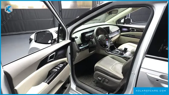 KIA CARNIVAL GASOLINE 9-SEATER HI-LIMOUSINE