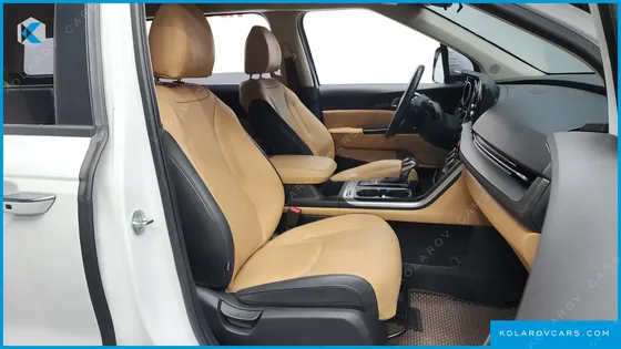 KIA CARNIVAL GASOLINE 11-SEATER PRESTIGE