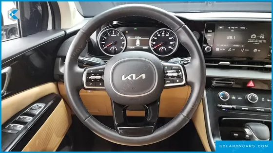 KIA CARNIVAL GASOLINE 11-SEATER PRESTIGE
