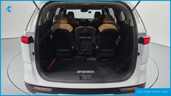 KIA CARNIVAL GASOLINE 11-SEATER PRESTIGE