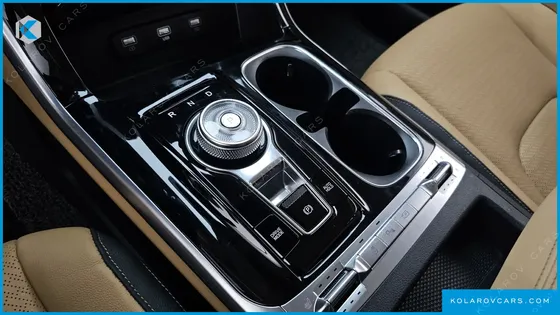 KIA CARNIVAL GASOLINE 9-SEATER NOBLESSE