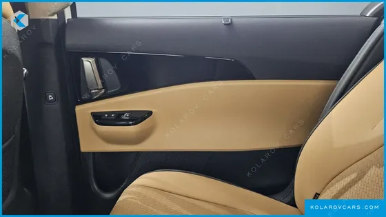 KIA CARNIVAL GASOLINE 9-SEATER NOBLESSE