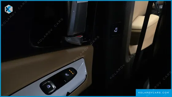 KIA CARNIVAL 11-SEATER SIGNATURE