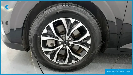 KIA CARNIVAL 9-SEATER PRESTIGE