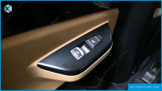 KIA CARNIVAL 9-SEATER PRESTIGE
