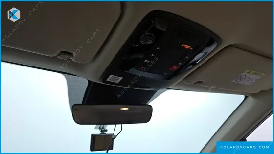 KIA CARNIVAL 9-SEATER PRESTIGE