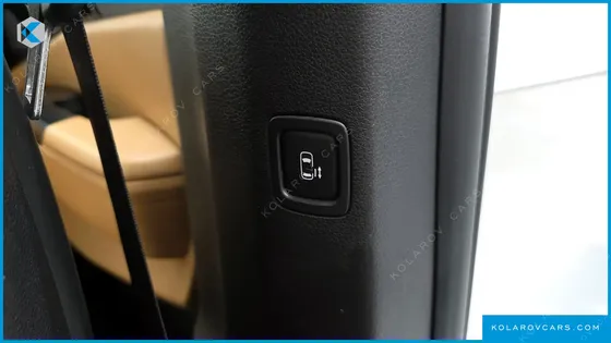 KIA CARNIVAL 9-SEATER PRESTIGE