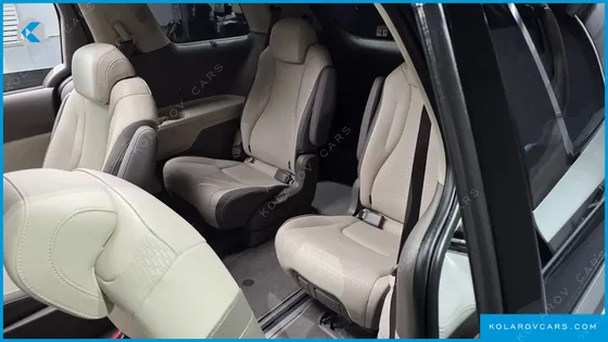 KIA CARNIVAL 9-SEATER GRAVITY