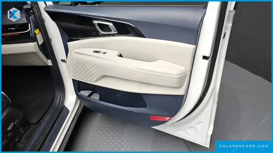 KIA CARNIVAL HEV 9SEATER SIGNATURE