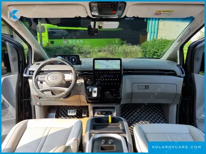 HYUNDAI STARIA 4WD LOUNGE 7-SEATER