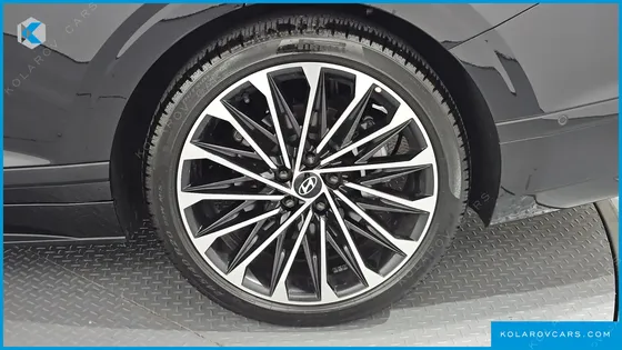 HYUNDAI GRANDEUR 3,5 GASOLINE 4WD